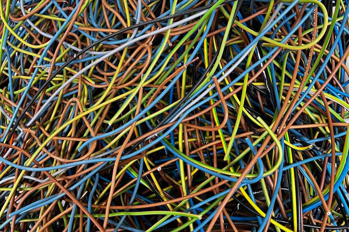 Bunte Einzeladern und Installationskabel im Kabel-Ankauf bei TAE Wertstoffe